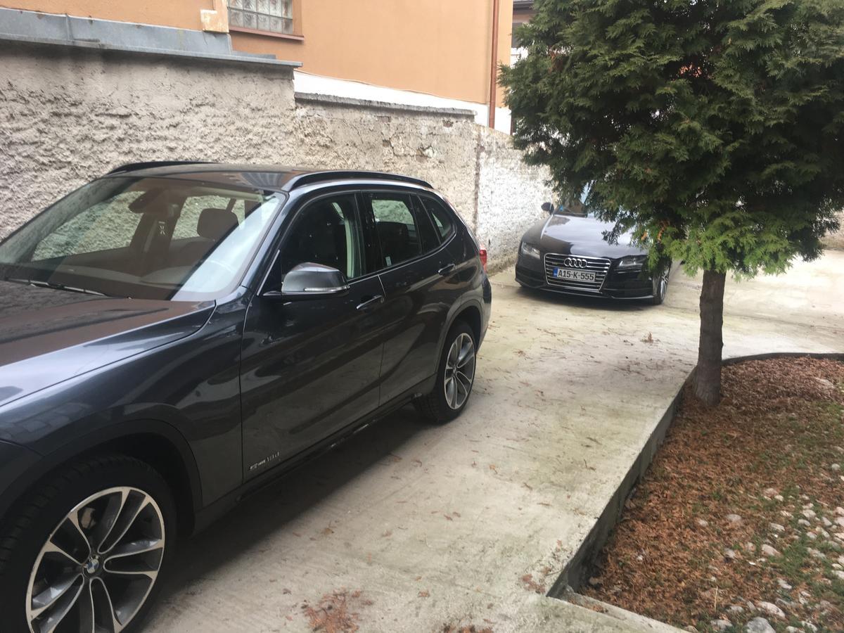 Layla'S Home Free Parking SJJ Rum bild